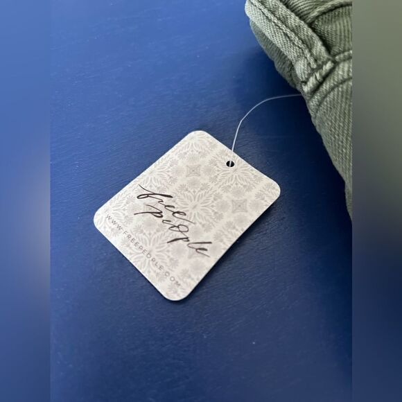 Free People NWT distressed shorts size 26 - Picture 7 of 7